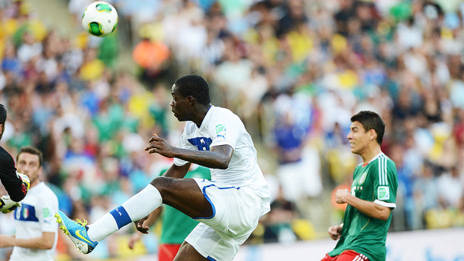 Mario Balotelli durante partida entre Itália e México pela Copa das Confederações, no Maracanã