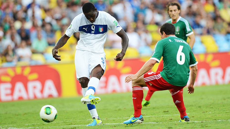 Mario Balotelli durante partida entre Itália e México pela Copa das Confederações, no Maracanã