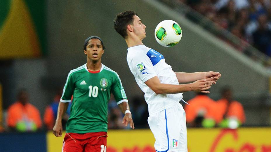 Vitória da Itália sobre o México pela Copa das Confederações, no Maracanã