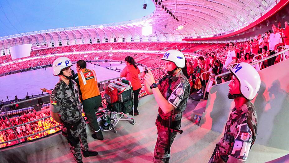 Festa de reinauguração do estádio Beira Rio que será palco de partidas da Copa do Mundo 2014