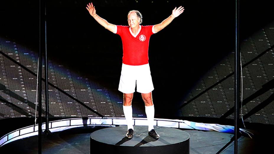 Paulo Roberto Falcão, homenageado na festa de reinauguração do estádio Beira Rio que será palco de partidas da Copa do Mundo 2014