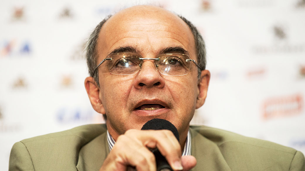 O presidente Eduardo Bandeira de Mello garantiu a permanência do time na primeira divisão