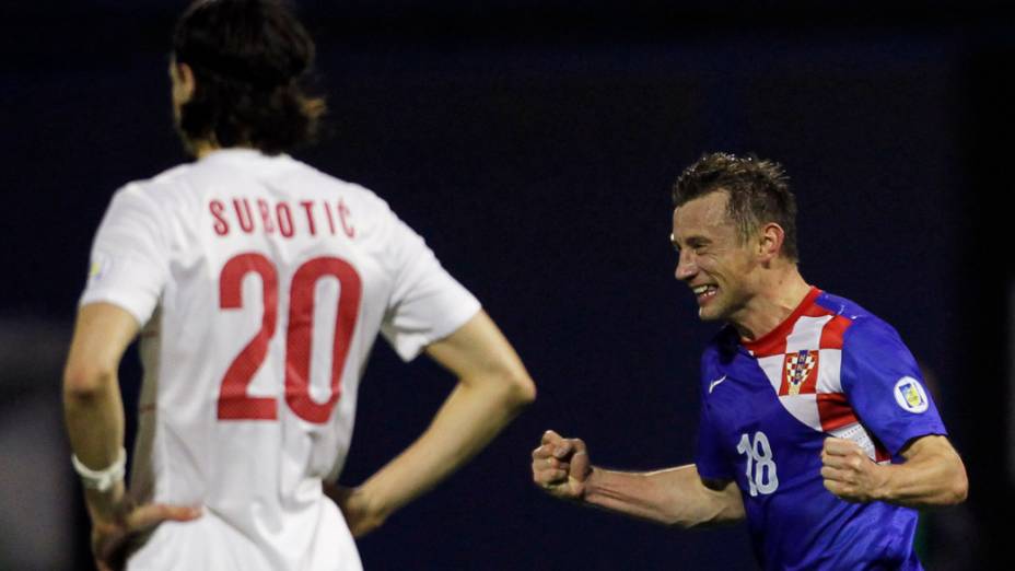 Jogador da Croácia comemora gol contra Sérvia pela eliminatórias para a Copa do Mundo