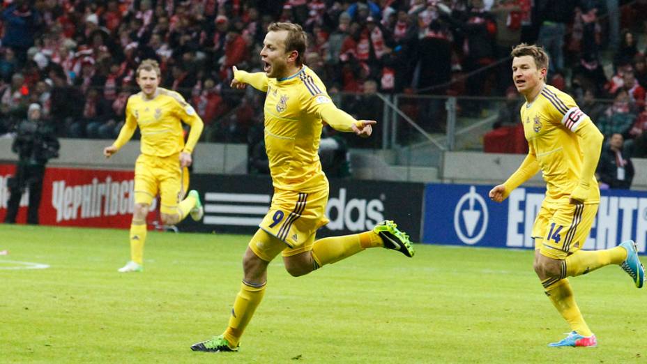 Oleh Gusev, da Ucrânia, comemora gol contra a Polônia nas eliminatórias da Copa do Mundo