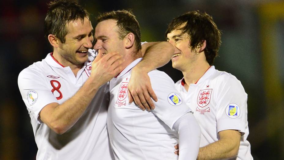 Ingleses comemoram gol contra San Marino nas eliminatórias da Copa do Mundo