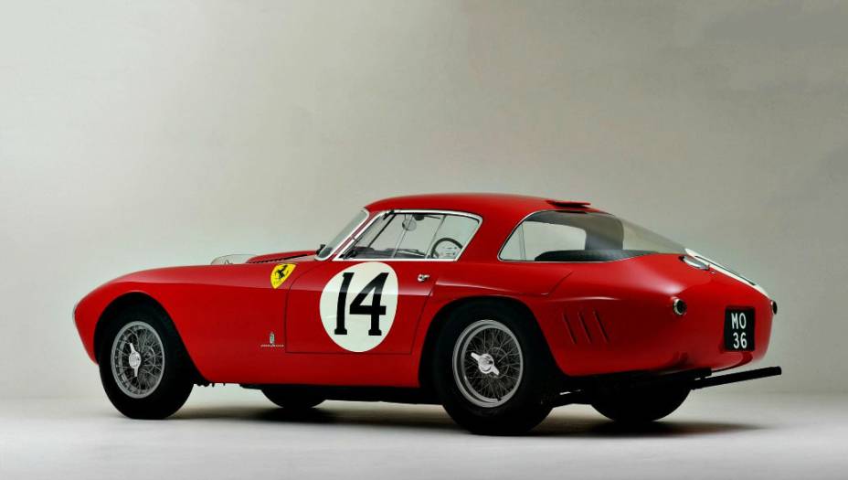 Ferrari 340/375 MM Berlinetta Competizione disputou a 24 Horas de Le Mans de 1953: motor V12 4.5 litros, com 340 cv