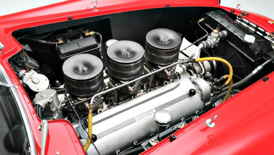 Ferrari 340/375 MM Berlinetta Competizione disputou a 24 Horas de Le Mans de 1953: motor V12 4.5 litros, com 340 cv