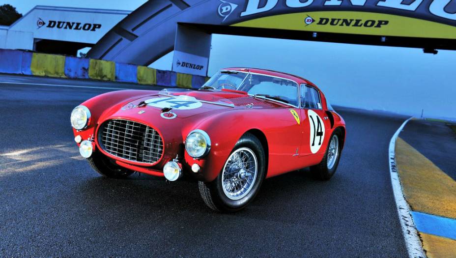 Ferrari 340/375 MM Berlinetta Competizione disputou a 24 Horas de Le Mans de 1953: motor V12 4.5 litros, com 340 cv