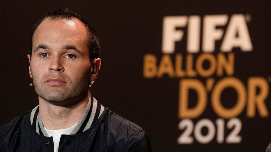 Andres Iniesta antes da cerimônia de premiação da Bola de Ouro da Fifa em Zurique, Suíça