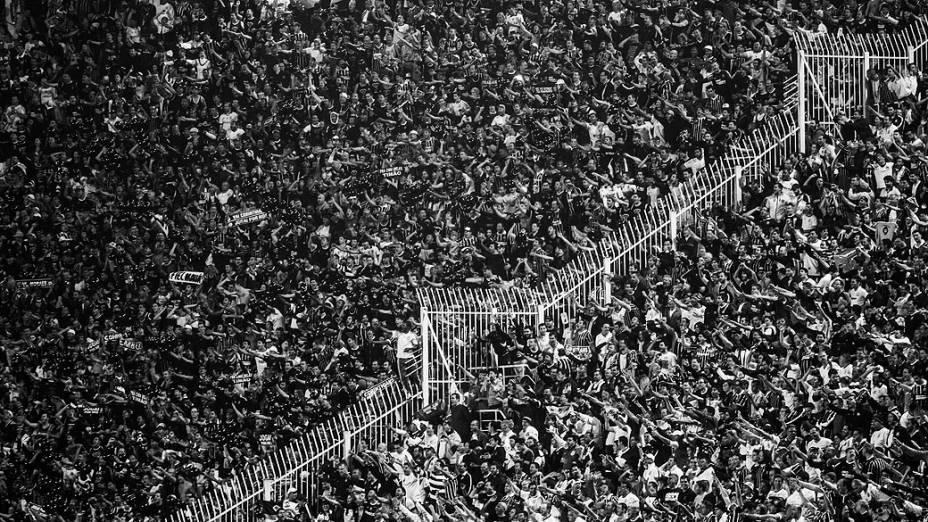 Torcida do Corinthians durante a decisão da Recopa Sul-americana, no Pacaembu