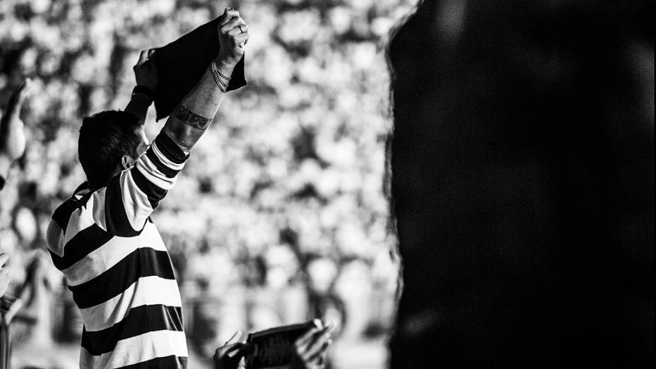 Torcida do Corinthians durante a decisão da Recopa Sul-americana, no Pacaembu