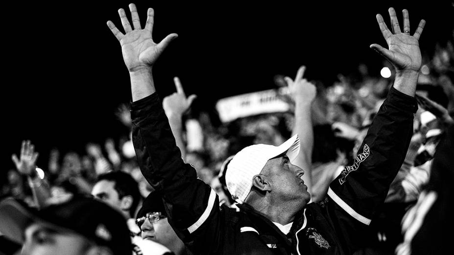 Torcida do Corinthians durante a decisão da Recopa Sul-americana, no Pacaembu