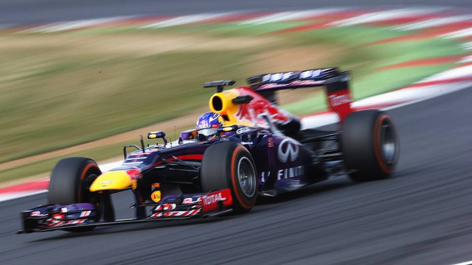 Daniel Ricciardo durante uma sessão de testes da equipe Red Bull no circuito de Silverstone, nesta quinta-feira 18 de julho de 2013, em Northampton, Inglaterra
