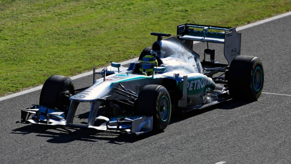 Nico Rosberg dirige o novo Mercedes F1 W04 em Jerez, Espanha