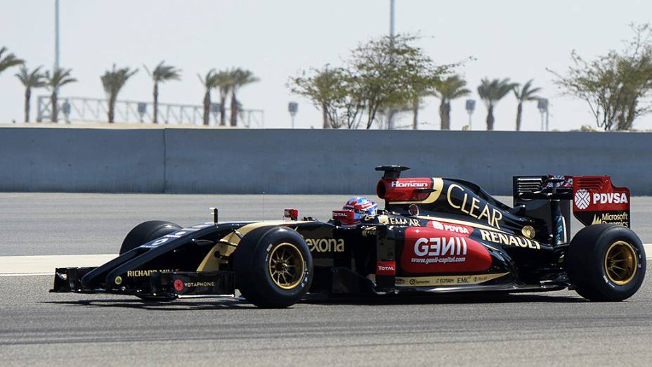 Romain Grosjean, da Lotus, durante testes para a temporada 2014 da Fómula 1 no Barein