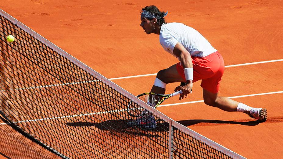 Rafael Nadal durante partida contra Novak Djokovic válida pela semi-final de Roland Garros