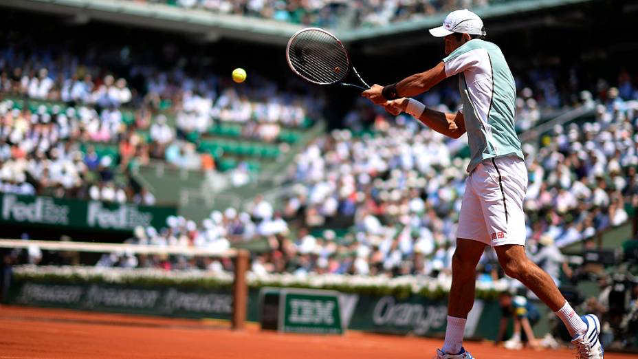 Novak Djokovic durante partida contra Rafael Nadal válida pela semi-final de Roland Garros