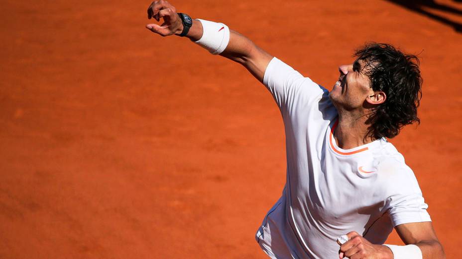 Rafael Nadal durante partida contra Novak Djokovic válida pela semi-final de Roland Garros