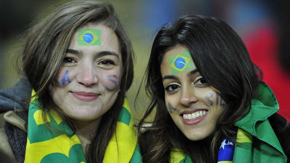 Torcida chega para amistoso de Brasil e Inglaterra no Estádio de Wembley em Londres