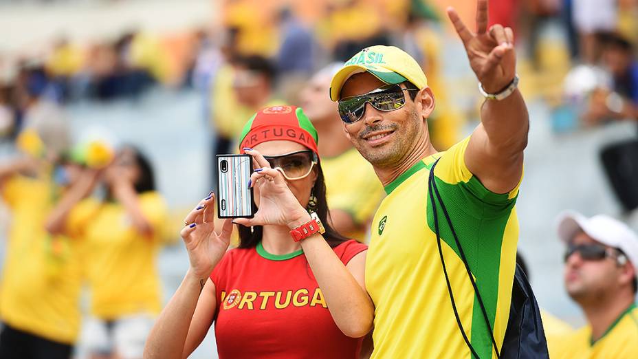 Torcida comparece ao estádio Serra Dourada para o amistoso entre Brasil e Panamá, em preparação para a Copa do Mundo