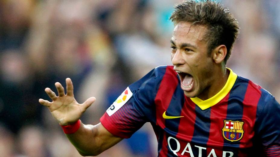 Neymar comemora gol após marcar contra o Real Madri, pelo campeonato espanhol no estádio Camp Nou, em Barcelona