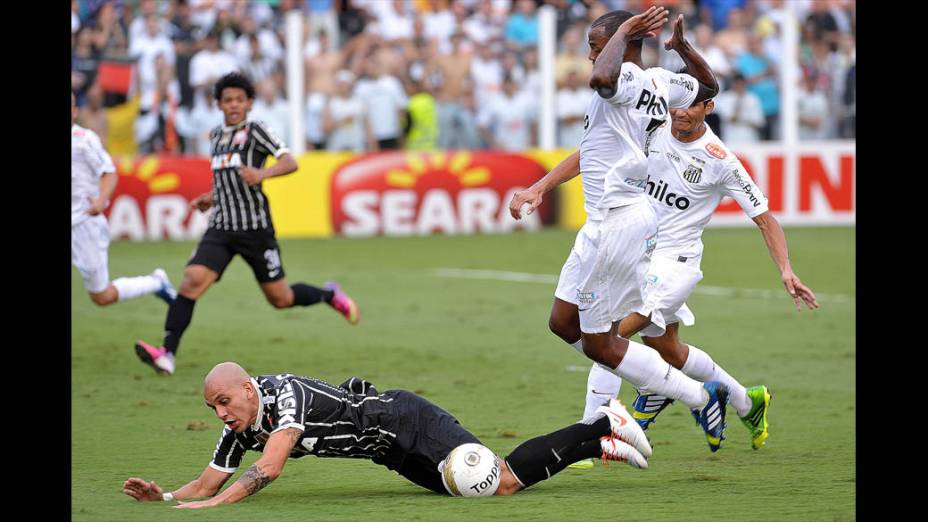 Lances da final do Campeonato Paulista entre Santos e Corinthians na Vila Belmiro