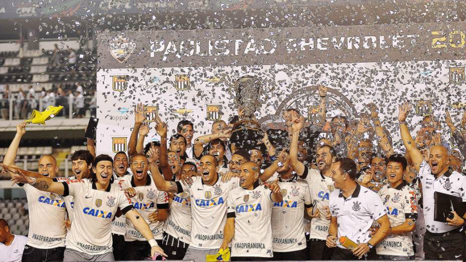 Jogadores do Corinthians comemoram a conquista do Campeonato Paulista