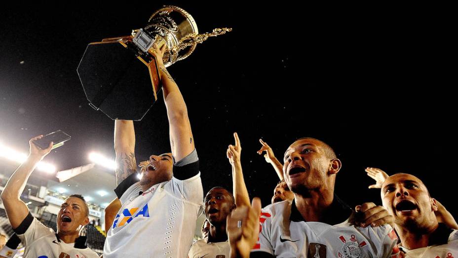 Jogadores do Corinthians comemoram a conquista do Campeonato Paulista