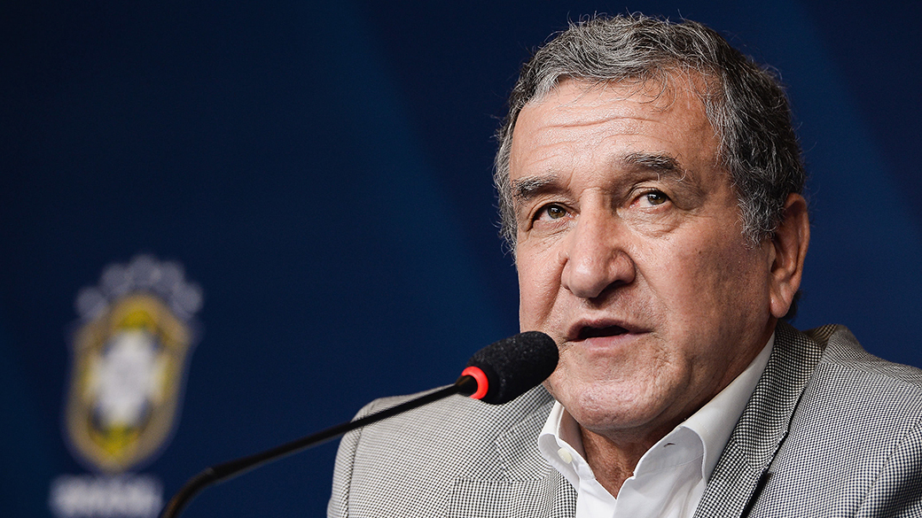 Parreira: obras precisavam estar prontas para a Copa e não em 2018, 2020...