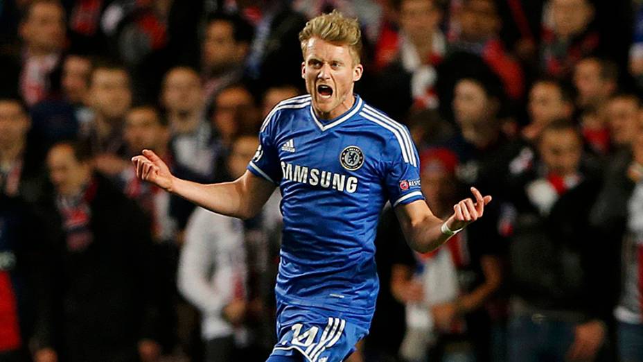 Schurrle, do Chelsea, comemora gol contra o PSG pelas quartas da Liga dos Campeões, em Londres