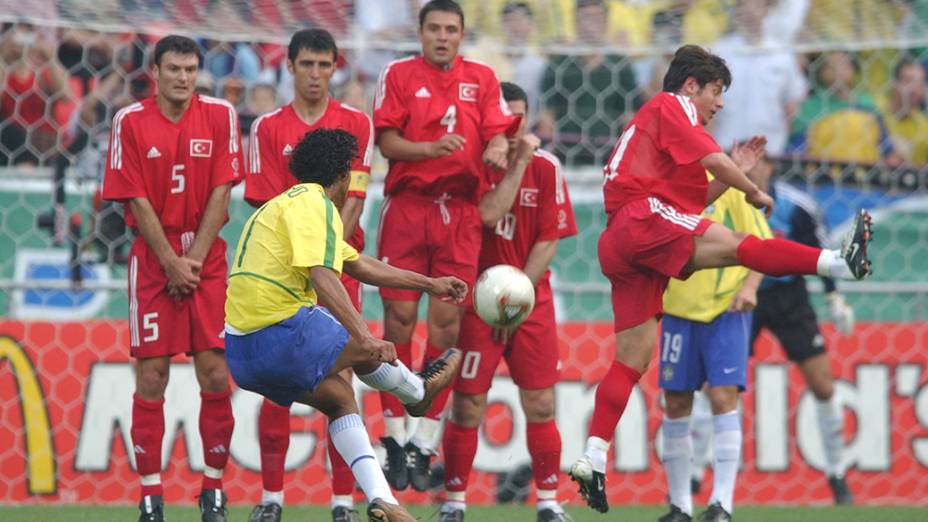 Ronaldinho Gaúcho durante partida entre Brasil e Turquia na Copa do Mundo de 2002