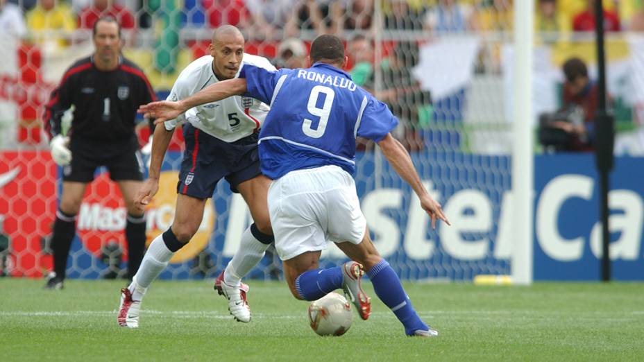 Ronaldo durante partida entre Brasil e Inglaterra pela Copa do Mundo de 2002