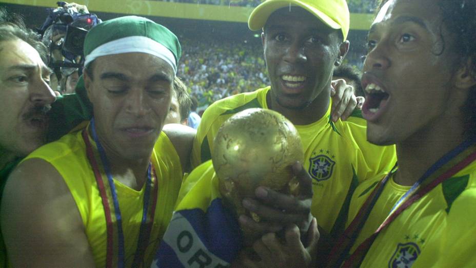 Jogadores do Brasil comemoram a vitória sobre a Alemanha na final da Copa do Mundo de 2002