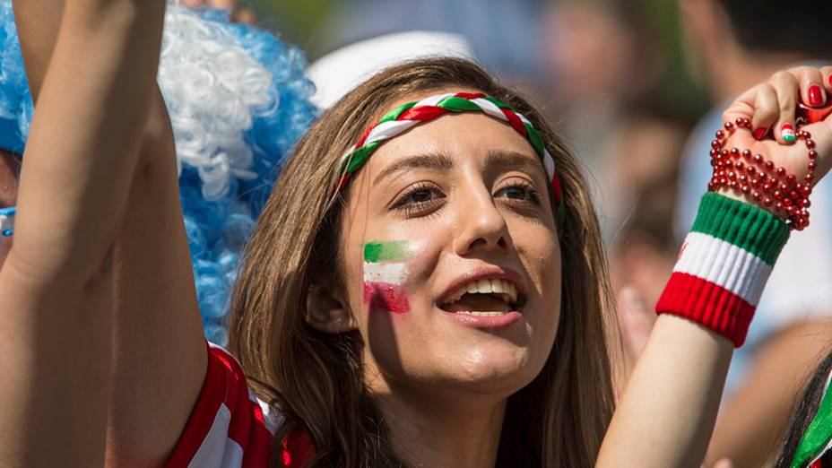 Torcedora do Irã no jogo contra a Argentina no Mineirão, em Belo Horizonte