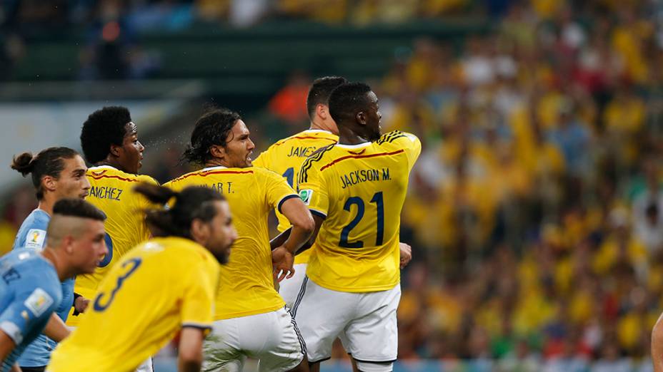 Lance no jogo entre Colômbia e Uruguai no Maracanã, no Rio