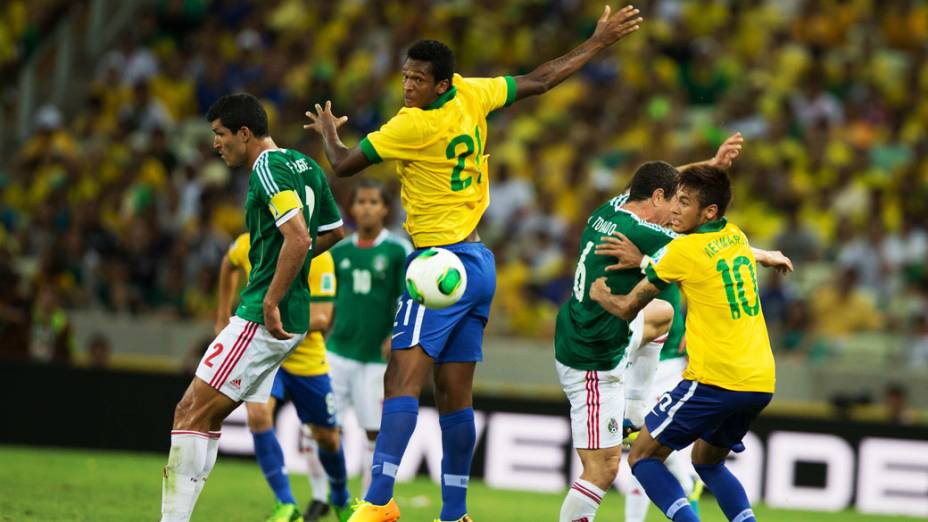 Brasil vence o México pela segunda rodada da Copa das Confederações no Castelão, em Fortaleza