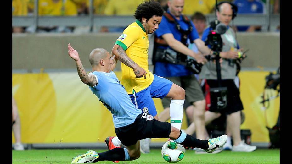 Brasil vence o Uruguai por 2 a 1 no Mineirão e garante a ida pra final da Copa das Confederações no Maracanã