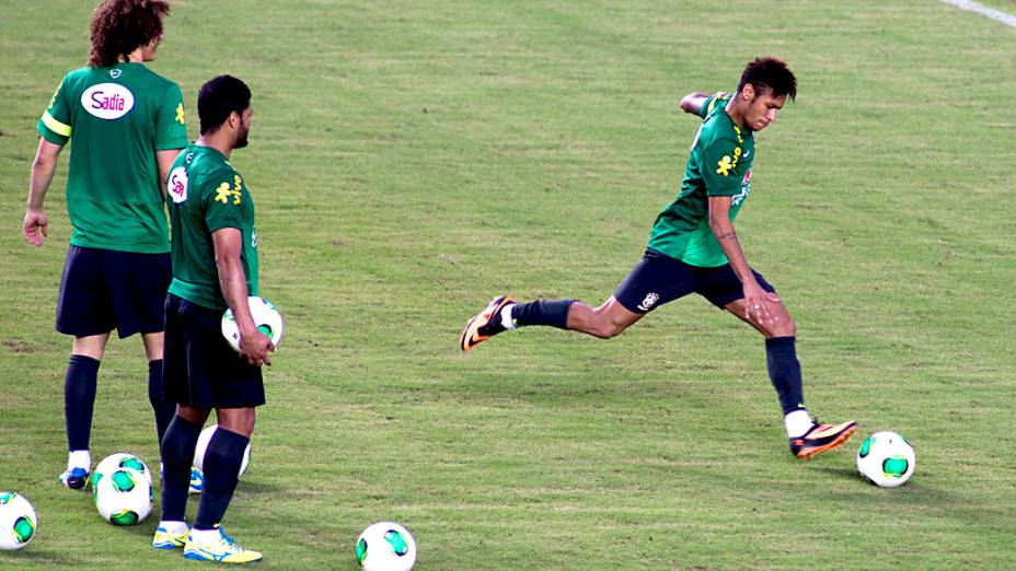 Treino da Seleção Brasileira em Salvador, antes do jogo contra a Itália, pela Copa das Confederações, em 21/06/2013