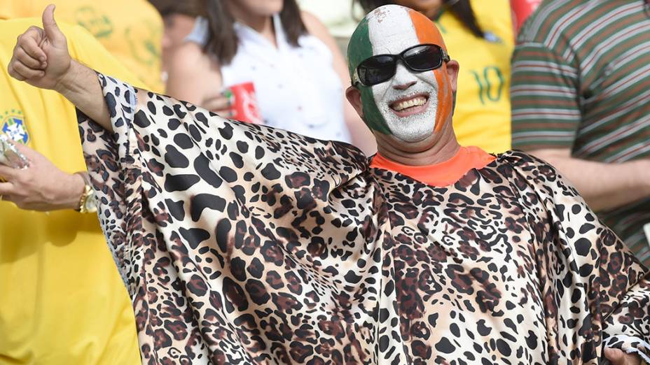 Torcedores chegam para a partida entre Costa do Marfim e Grécia, na arena Castelão, em Fortaleza