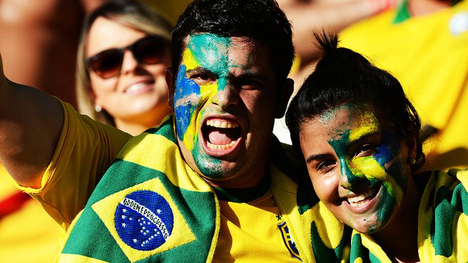 Torcedores do Brasil no jogo contra o México, pela Copa das Confederações nesta quarta-feira (19), em Fortaleza