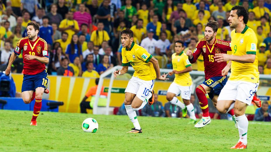 Neymar durante jogo no estádio Maracanã durante final da Copa das Confederações entre Brasil e Espanha, no Rio de Janeiro