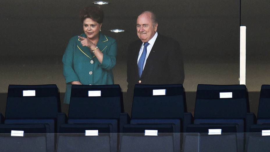 A presidente Dilma ao lado do presidente da Fifa Joseph Blatter durante cerimônia de abertura da Copa do Mundo realizada na Arena Corinthians, em Itaquera, na zona leste de São Paulo (SP)