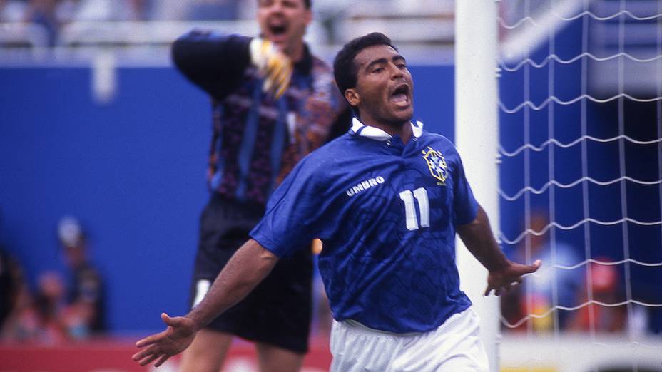 Romário comemora gol contra a Suécia, no Estádio Rose Bowl, em Los Angeles