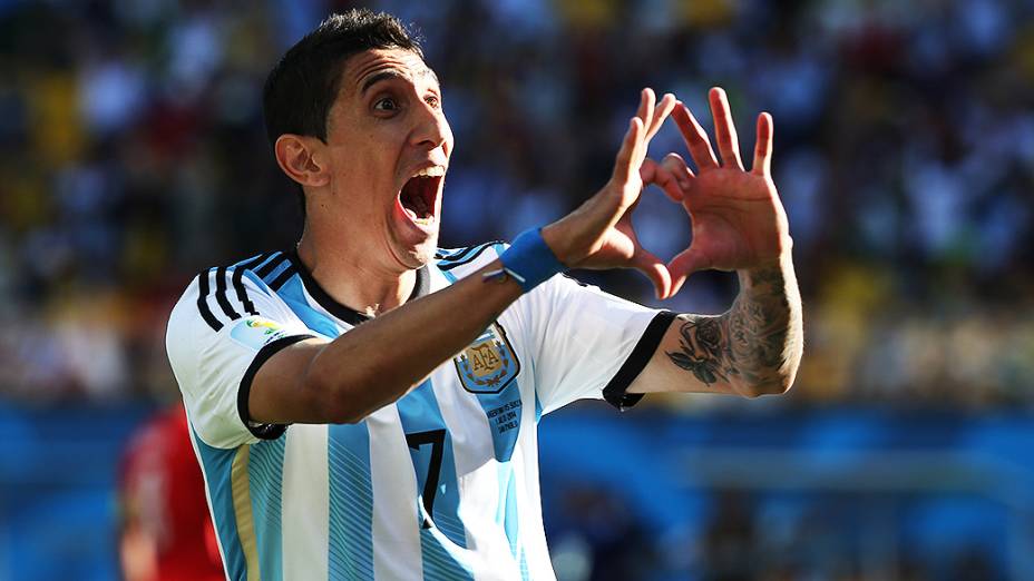 Di Maria comemora gol da Argentina no final do segundo tempo da prorrogação contra a Suíça