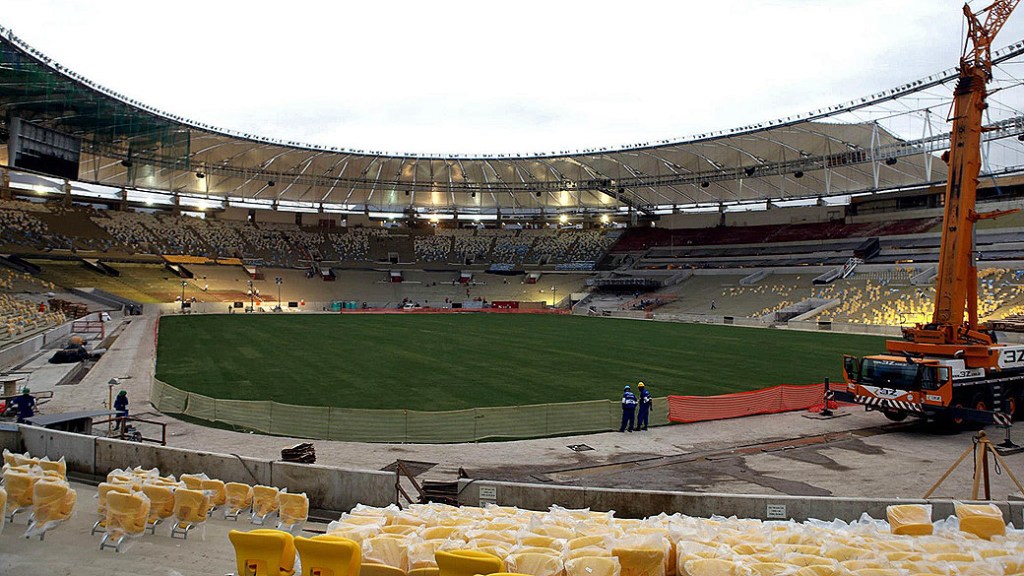Estádio Maracanã passa por obras para se adequar à Copa das Confederações e a Copa do Mundo