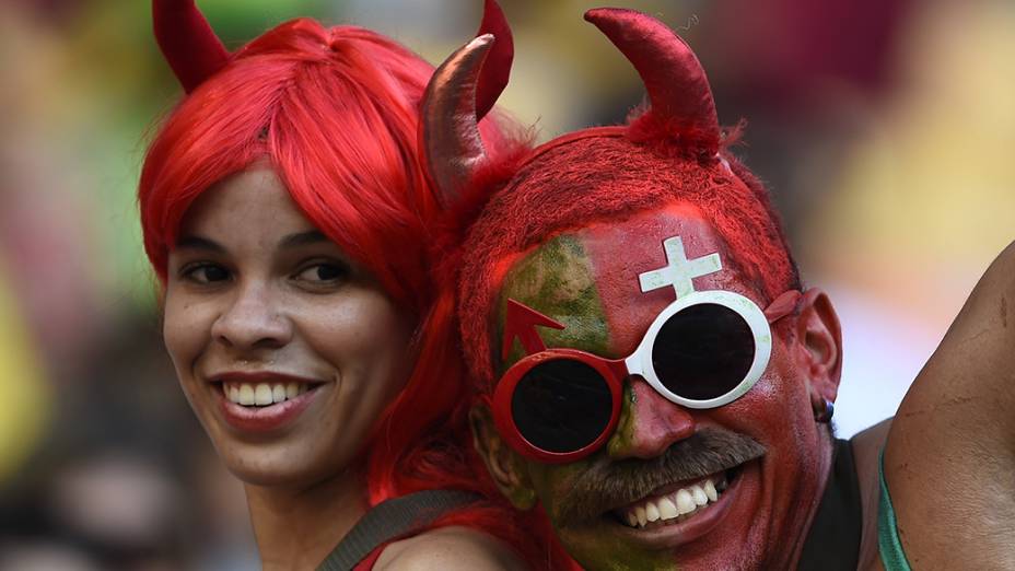 Torcedores chegam para a partida entre Estados Unidos e Portugal, na arena Amazônia, em Manaus