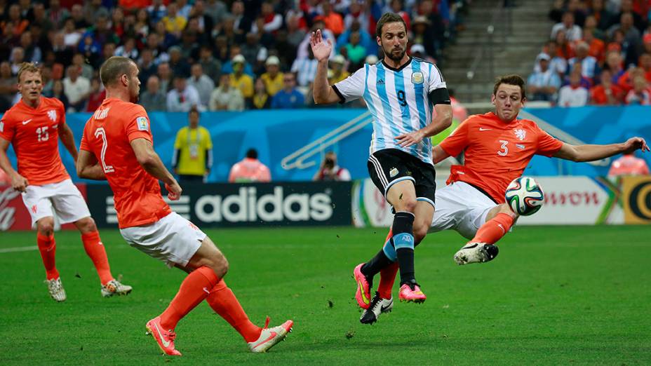 Lance no jogo entre Holanda e Argentina no Itaquerão, em São Paulo