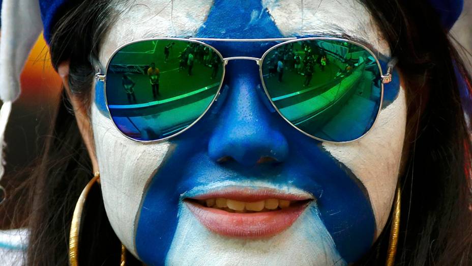 Torcedora de Honduras na partida contra a Suíça, na Arena Amazônia, em Manaus