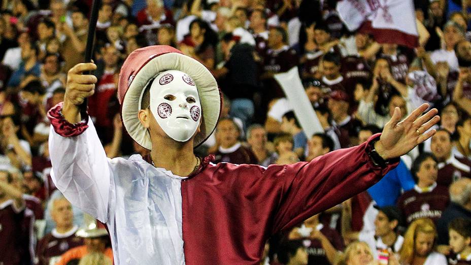 Torcida do Lanús antes da decisão da Copa Sul-Americana 2013, contra a Ponte Preta, em Buenos Aires