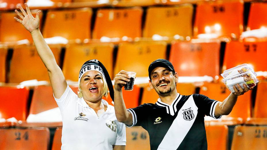 Torcida da Ponte Preta antes da primeira partida da final da Copa Sul-Americana 2013, contra o Lanús, no Pacaembu